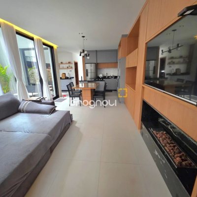 Casa de Condomínio com 184m², 3 quartos (sendo 2 suítes), 2 garagens, no bairro Beira Rio em Biguaçu