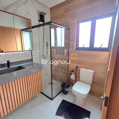Casa de Condomínio com 184m², 3 quartos (sendo 2 suítes), 2 garagens, no bairro Beira Rio em Biguaçu