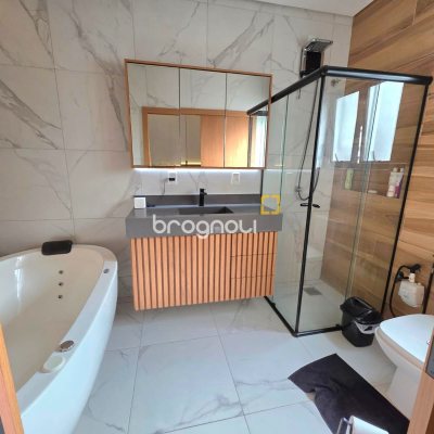 Casa de Condomínio com 184m², 3 quartos (sendo 2 suítes), 2 garagens, no bairro Beira Rio em Biguaçu