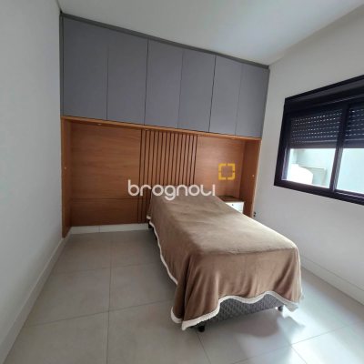 Casa de Condomínio com 184m², 3 quartos (sendo 2 suítes), 2 garagens, no bairro Beira Rio em Biguaçu