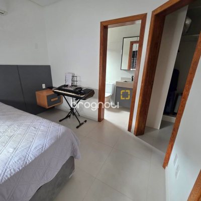 Casa de Condomínio com 184m², 3 quartos (sendo 2 suítes), 2 garagens, no bairro Beira Rio em Biguaçu
