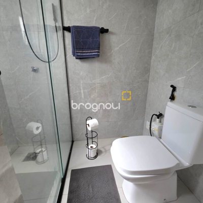 Casa de Condomínio com 184m², 3 quartos (sendo 2 suítes), 2 garagens, no bairro Beira Rio em Biguaçu