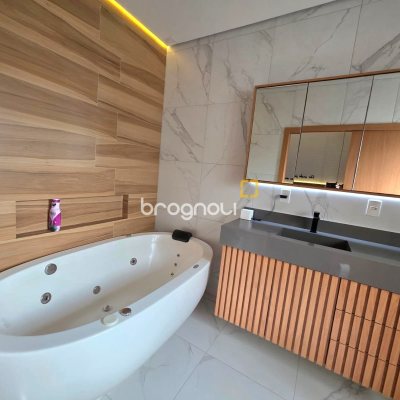 Casa de Condomínio com 184m², 3 quartos (sendo 2 suítes), 2 garagens, no bairro Beira Rio em Biguaçu