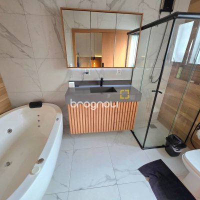 Casa de Condomínio com 184m², 3 quartos (sendo 2 suítes), 2 garagens, no bairro Beira Rio em Biguaçu