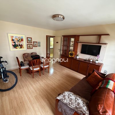 Casa com 120m², 3 quartos (sendo 1 suíte), 2 garagens, no bairro Barreiros em São José