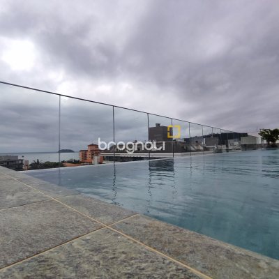 Apartamento com 105m², 3 quartos (sendo 3 suítes), 2 garagens, no bairro Jurerê em Florianópolis