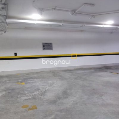 Apartamento com 105m², 3 quartos (sendo 3 suítes), 2 garagens, no bairro Jurerê em Florianópolis