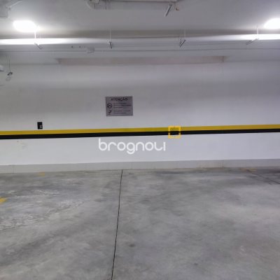 Apartamento com 105m², 3 quartos (sendo 3 suítes), 2 garagens, no bairro Jurerê em Florianópolis