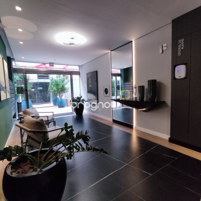 Apartamento com 105m², 3 quartos (sendo 3 suítes), 2 garagens, no bairro Jurerê em Florianópolis