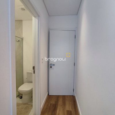 Apartamento com 105m², 3 quartos (sendo 3 suítes), 2 garagens, no bairro Jurerê em Florianópolis