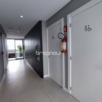 Apartamento com 105m², 3 quartos (sendo 3 suítes), 2 garagens, no bairro Jurerê em Florianópolis