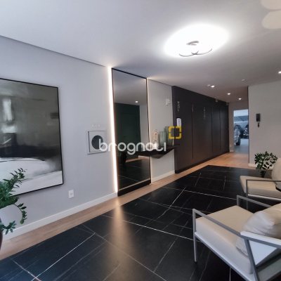 Apartamento com 105m², 3 quartos (sendo 3 suítes), 2 garagens, no bairro Jurerê em Florianópolis
