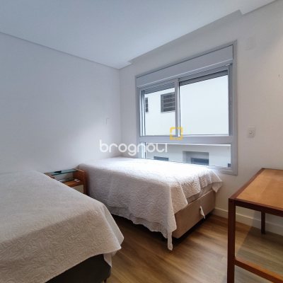 Apartamento com 105m², 3 quartos (sendo 3 suítes), 2 garagens, no bairro Jurerê em Florianópolis