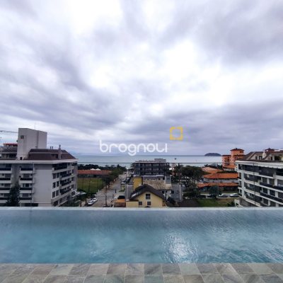 Apartamento com 105m², 3 quartos (sendo 3 suítes), 2 garagens, no bairro Jurerê em Florianópolis