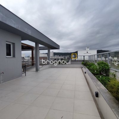 Apartamento com 105m², 3 quartos (sendo 3 suítes), 2 garagens, no bairro Jurerê em Florianópolis