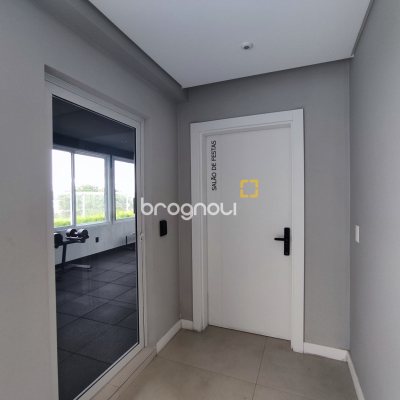 Apartamento com 105m², 3 quartos (sendo 3 suítes), 2 garagens, no bairro Jurerê em Florianópolis