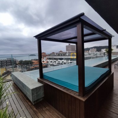 Apartamento com 105m², 3 quartos (sendo 3 suítes), 2 garagens, no bairro Jurerê em Florianópolis