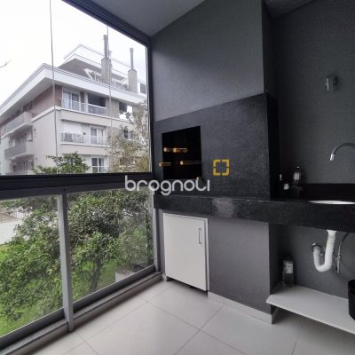 Apartamento com 105m², 3 quartos (sendo 3 suítes), 2 garagens, no bairro Jurerê em Florianópolis
