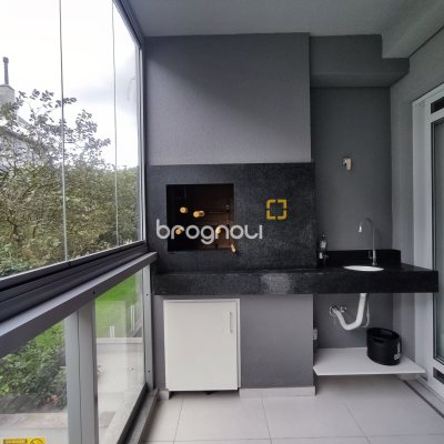 Apartamento com 105m², 3 quartos (sendo 3 suítes), 2 garagens, no bairro Jurerê em Florianópolis