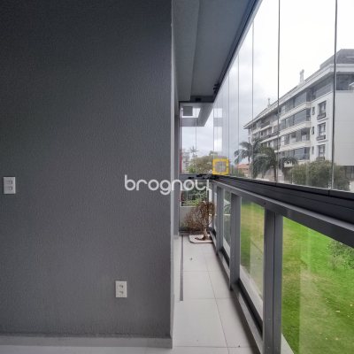 Apartamento com 105m², 3 quartos (sendo 3 suítes), 2 garagens, no bairro Jurerê em Florianópolis