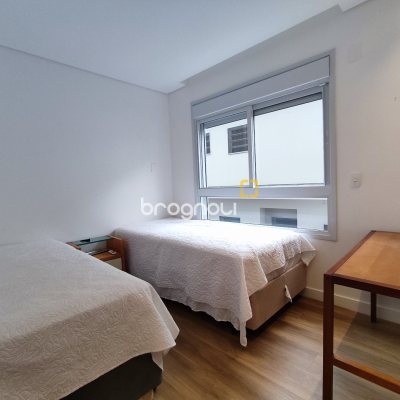 Apartamento com 105m², 3 quartos (sendo 3 suítes), 2 garagens, no bairro Jurerê em Florianópolis