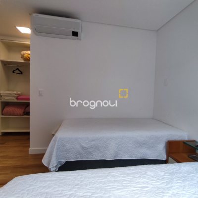 Apartamento com 105m², 3 quartos (sendo 3 suítes), 2 garagens, no bairro Jurerê em Florianópolis