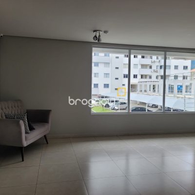Apartamento com 73m², 3 quartos (sendo 1 suíte), 1 garagem, no bairro Pagani em Palhoça