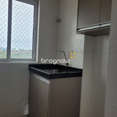 Apartamento com 73m², 3 quartos (sendo 1 suíte), 1 garagem, no bairro Pagani em Palhoça