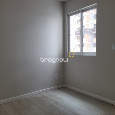 Apartamento com 73m², 3 quartos (sendo 1 suíte), 1 garagem, no bairro Pagani em Palhoça