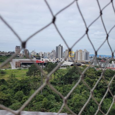 Apartamento com 73m², 3 quartos (sendo 1 suíte), 1 garagem, no bairro Pagani em Palhoça
