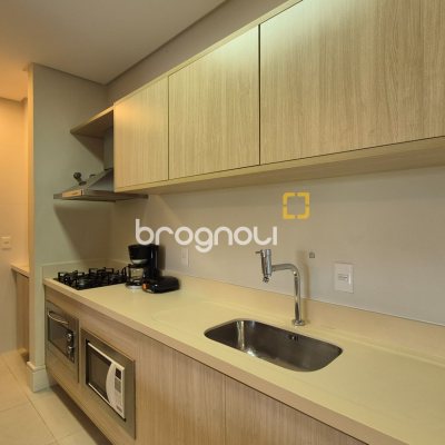 Loft com 68m², 1 quarto (sendo 1 suíte), 1 garagem, no bairro Canajurê em Florianópolis