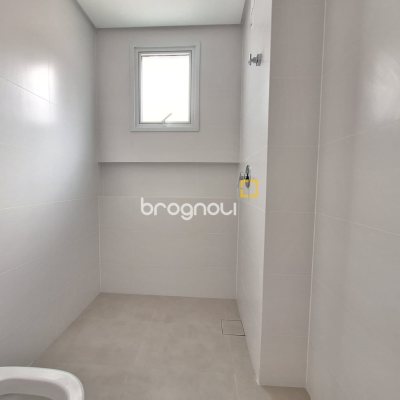 Apartamento com 66m², 2 quartos (sendo 1 suíte), 1 garagem, no bairro Kobrasol em São José