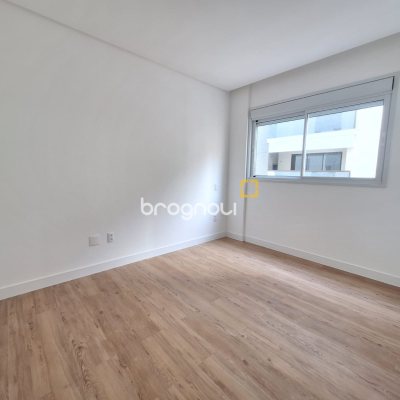 Apartamento com 66m², 2 quartos (sendo 1 suíte), 1 garagem, no bairro Kobrasol em São José