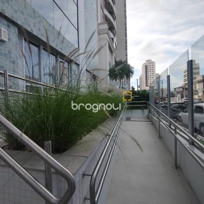 Apartamento com 66m², 2 quartos (sendo 1 suíte), 1 garagem, no bairro Kobrasol em São José