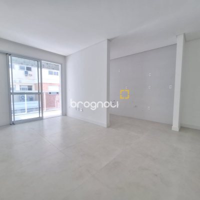 Apartamento com 66m², 2 quartos (sendo 1 suíte), 1 garagem, no bairro Kobrasol em São José
