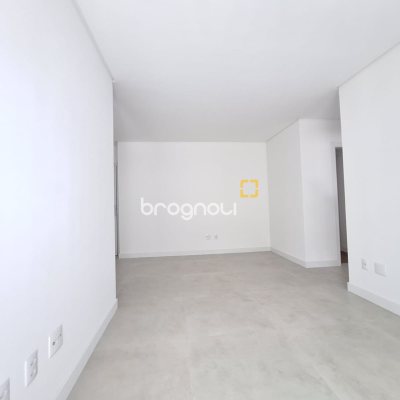 Apartamento com 66m², 2 quartos (sendo 1 suíte), 1 garagem, no bairro Kobrasol em São José