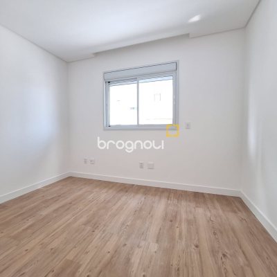 Apartamento com 66m², 2 quartos (sendo 1 suíte), 1 garagem, no bairro Kobrasol em São José