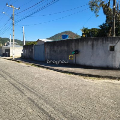 Terreno com 475m², no bairro Ratones em Florianópolis