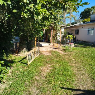 Terreno com 475m², no bairro Ratones em Florianópolis