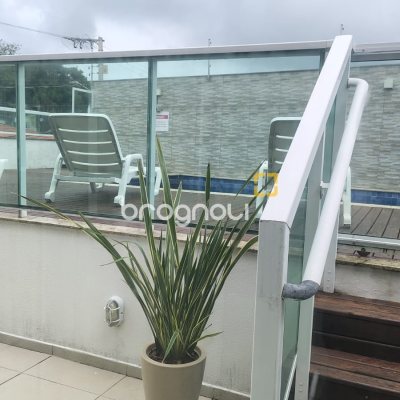 Cobertura com 113m², 3 quartos (sendo 2 suítes), 3 garagens, no bairro Coqueiros em Florianópolis