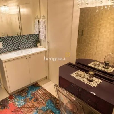 Cobertura com 113m², 3 quartos (sendo 2 suítes), 3 garagens, no bairro Coqueiros em Florianópolis