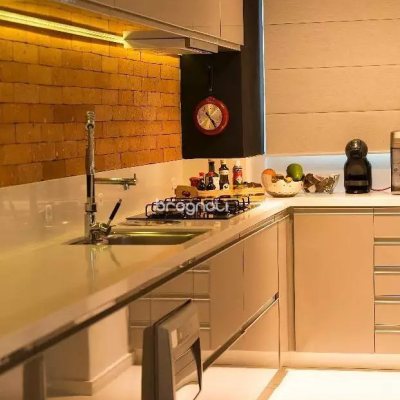 Cobertura com 113m², 3 quartos (sendo 2 suítes), 3 garagens, no bairro Coqueiros em Florianópolis