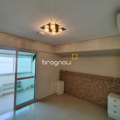 Cobertura com 113m², 3 quartos (sendo 2 suítes), 3 garagens, no bairro Coqueiros em Florianópolis