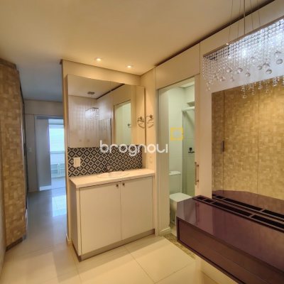 Cobertura com 113m², 3 quartos (sendo 2 suítes), 3 garagens, no bairro Coqueiros em Florianópolis