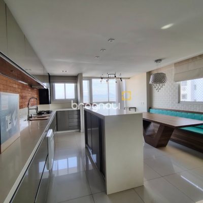 Cobertura com 113m², 3 quartos (sendo 2 suítes), 3 garagens, no bairro Coqueiros em Florianópolis