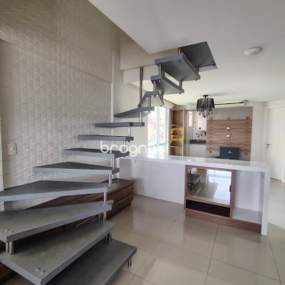 Cobertura com 113m², 3 quartos (sendo 2 suítes), 3 garagens, no bairro Coqueiros em Florianópolis
