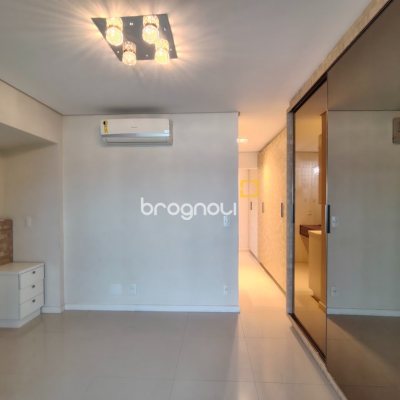Cobertura com 113m², 3 quartos (sendo 2 suítes), 3 garagens, no bairro Coqueiros em Florianópolis