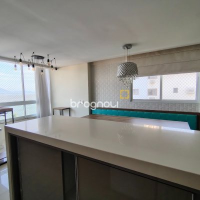 Cobertura com 113m², 3 quartos (sendo 2 suítes), 3 garagens, no bairro Coqueiros em Florianópolis