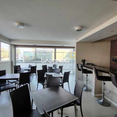 Cobertura com 113m², 3 quartos (sendo 2 suítes), 3 garagens, no bairro Coqueiros em Florianópolis