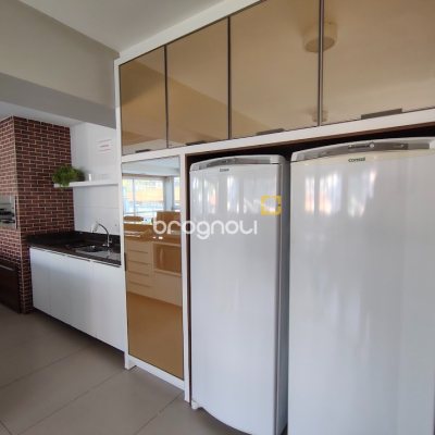 Cobertura com 113m², 3 quartos (sendo 2 suítes), 3 garagens, no bairro Coqueiros em Florianópolis